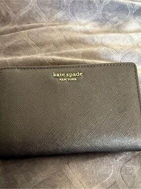 NWT kate spade Black Leather Continental Wallet with Gold Logo